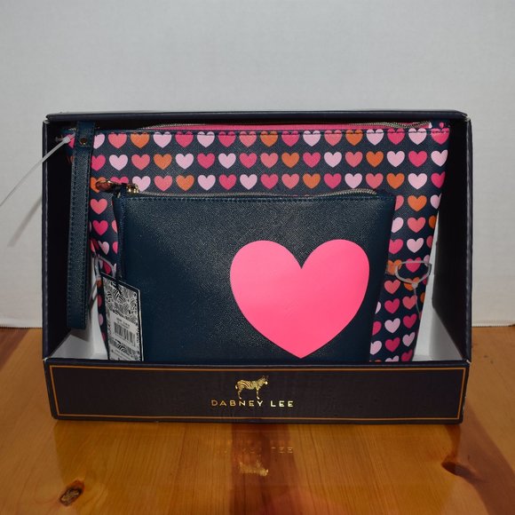 DABNEY LEE 2 Piece Wristlet/Pouch Set Pink Hearts *New With Tags* - Picture 3 of 13